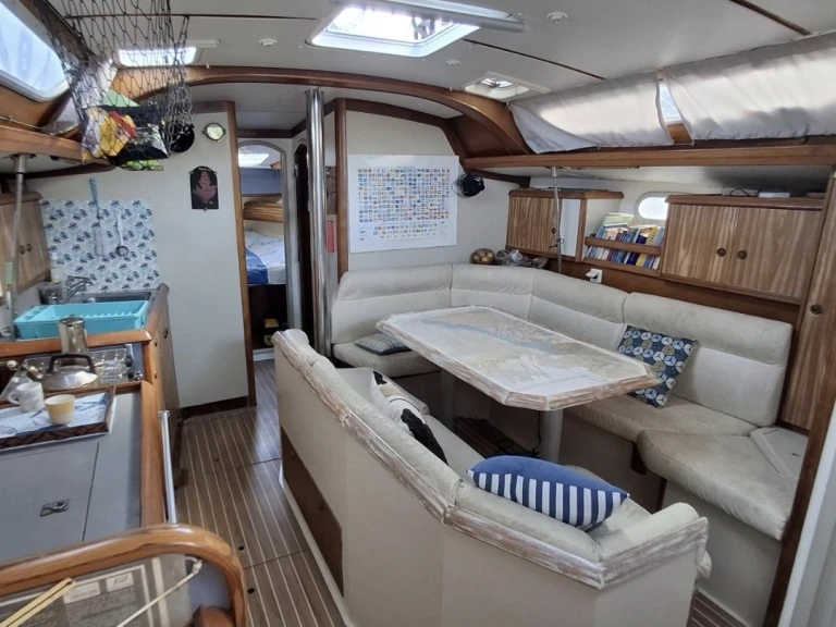 Wynajem w Le Marin- Jeanneau Sun Odyssey 42.2 na SamBoat