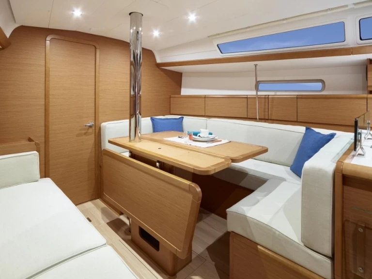 Wynajmij Jeanneau Sun Odyssey 389 (2019)  Jeanneau Sun Odyssey 389 (2019)  w Marsylia