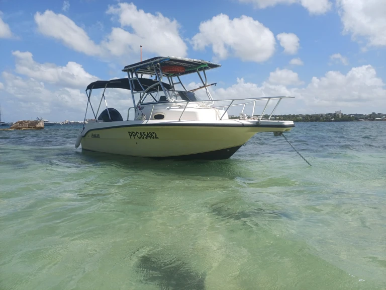 Wynajmij Angler 2100 WA w Le Gosier