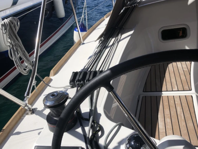 Jeanneau Sun Odyssey 349 między profesjonalistami a osobami prywatnymi w Punat