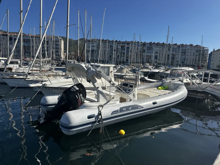 Wynajmij Capelli Tempest 750 Top w Toulon