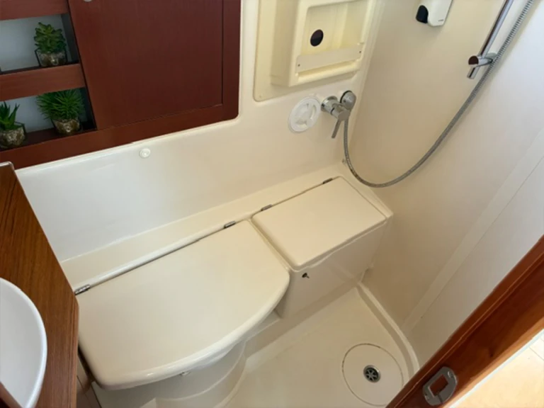 Wynajmij Hanse Hanse 385 w Lavrio