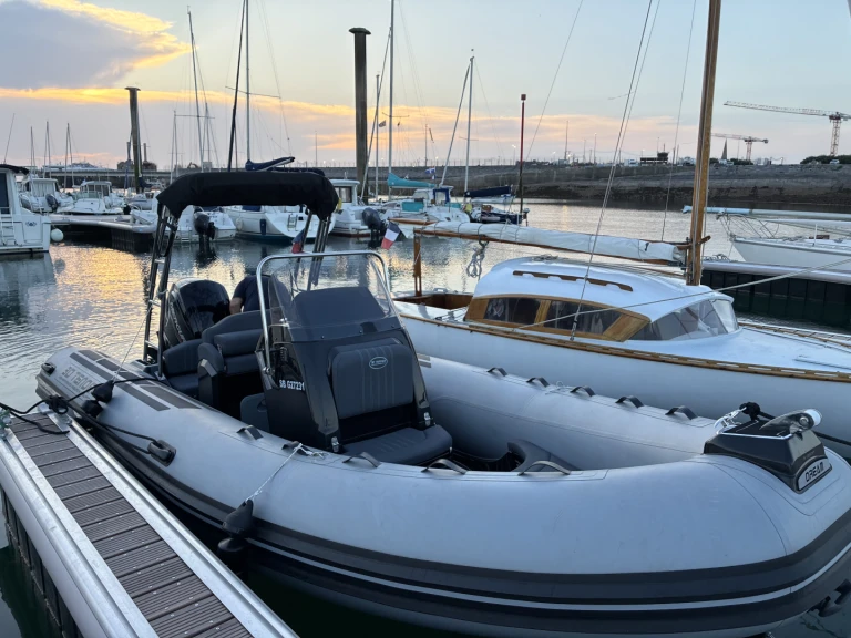 Wynajmij 3D Tender 3D Tender 589 w Saint-Malo
