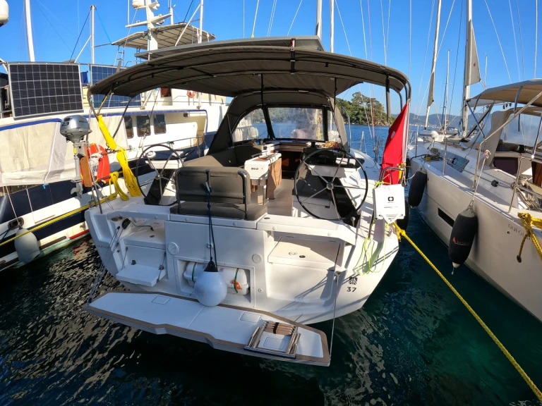 Wynajem łodzi Dufour Dufour 37 w Goecek na SamBoat 