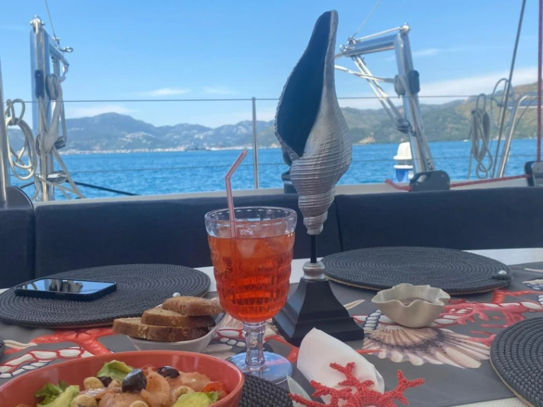 Katamaran do wynajmu w Adaköy w najlepszej cenie