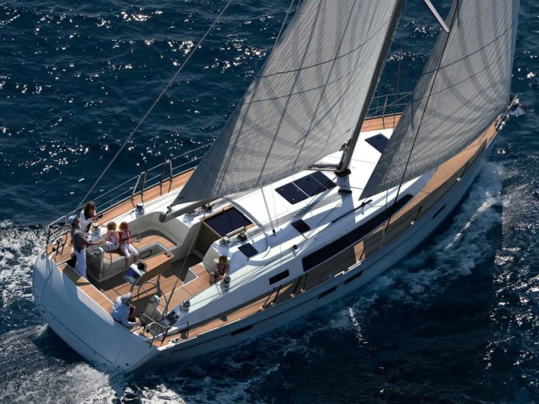 Bavaria Cruiser 46 między profesjonalistami a osobami prywatnymi w Gouvia