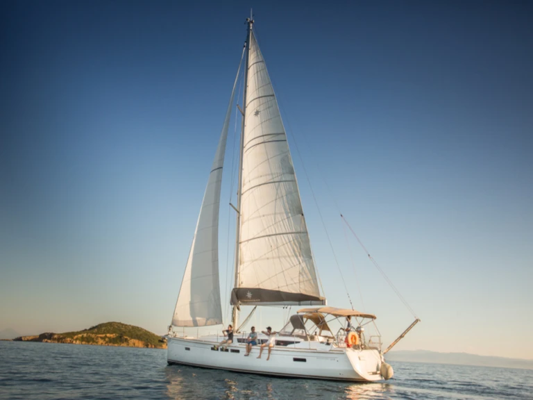 Jeanneau Sun Odyssey 519 (AC, Gen) między profesjonalistami a osobami prywatnymi w Plataniás