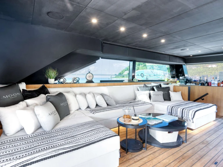 Wynajem Luksusowy jacht Moon Yacht z patentem 