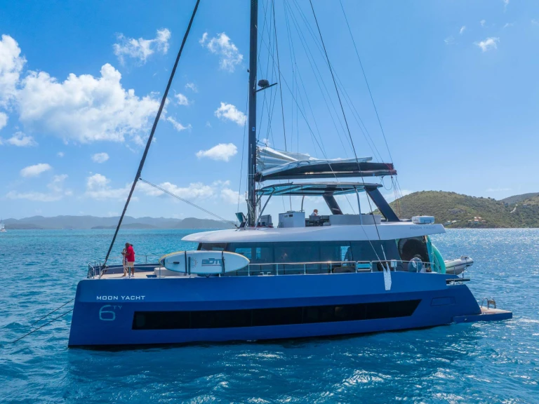 Moon Yacht Perfect Moon między profesjonalistami a osobami prywatnymi w Road Town