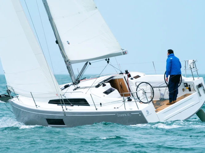 Bénéteau Oceanis 30.1 między profesjonalistami a osobami prywatnymi w Flensburg