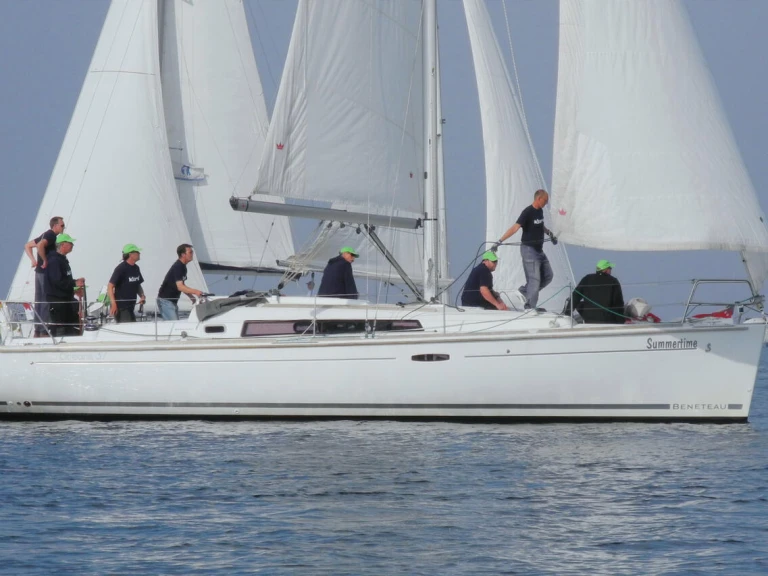 Bénéteau Oceanis 37 między profesjonalistami a osobami prywatnymi w Heiligenhafen
