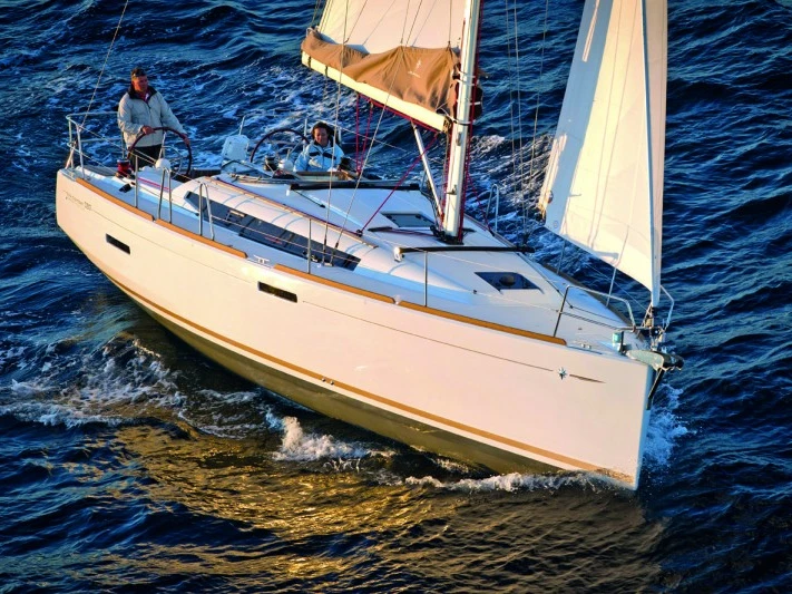 Wynajmij Jeanneau Sun Odyssey 389 w Flensburg