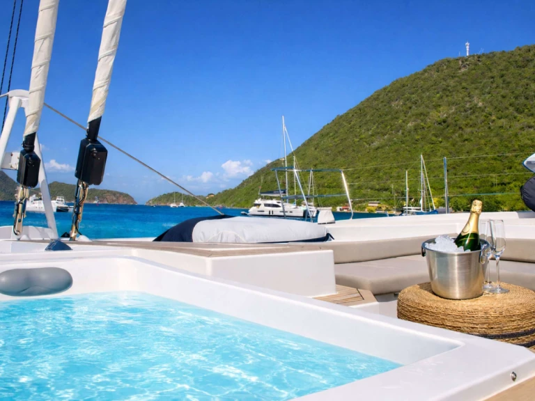 Wynajmij Luksusowy jacht z lub bez skippera Fountaine Pajot w Karaiby