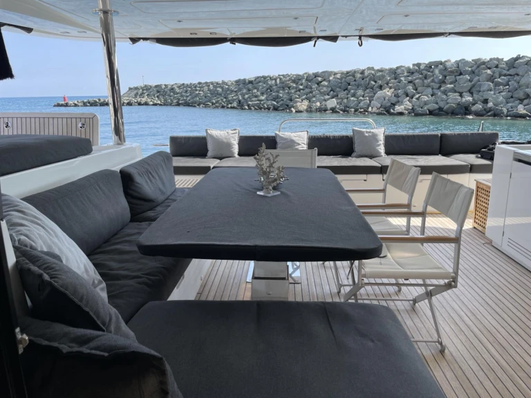 Lagoon Lagoon 630 Motor Yacht między profesjonalistami a osobami prywatnymi w Nydri