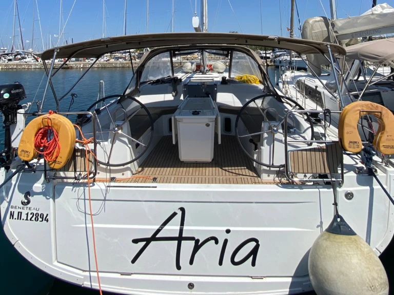 Wynajem łodzi Plataniás tanio Oceanis 40.1 (3 double and 1 bunk beds)