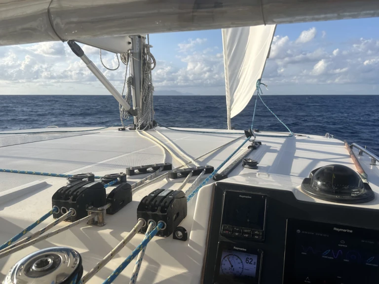 Wynajem Katamaran Leopard Catamarans / Robertson & Caine z patentem 