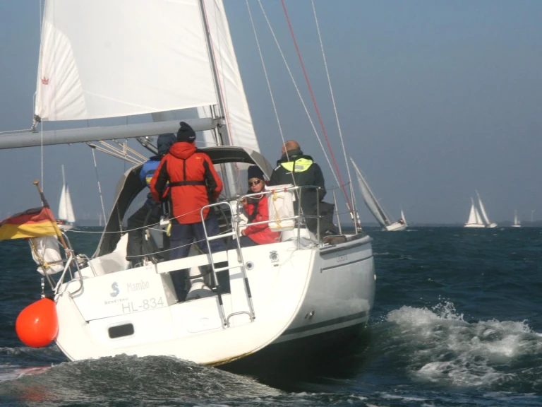 Bénéteau Oceanis 31 między profesjonalistami a osobami prywatnymi w Heiligenhafen