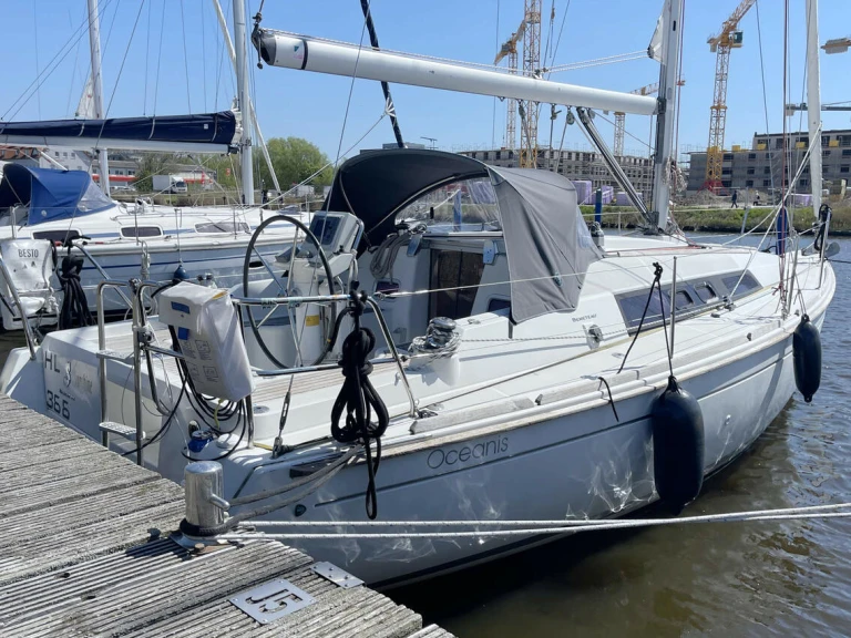 Bénéteau Oceanis 31 między profesjonalistami a osobami prywatnymi w Barth