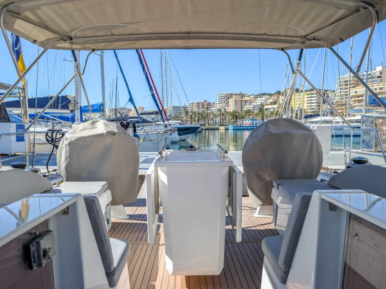 Wynajmij Bénéteau Oceanis 51.1 w Palma de Mallorca