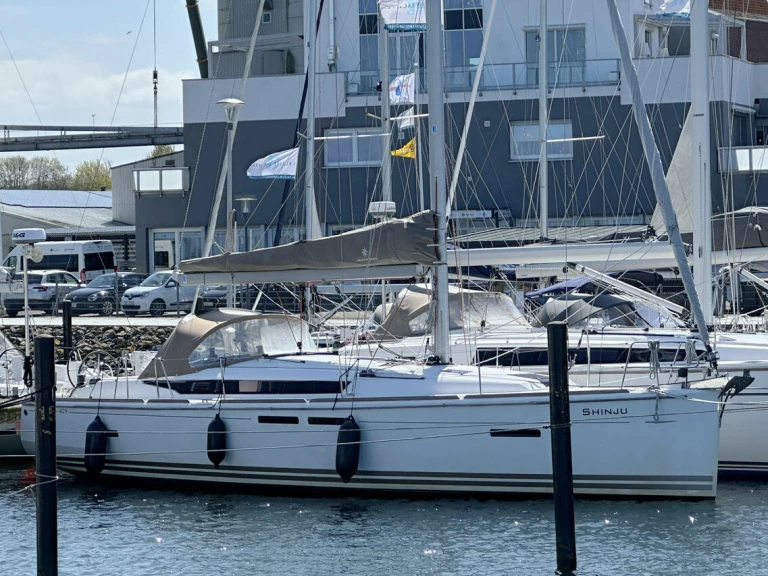 Jeanneau Sun Odyssey 409 między profesjonalistami a osobami prywatnymi w Heiligenhafen