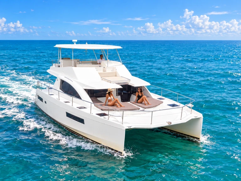 Wynajmij Katamaran z lub bez skippera Custom Made w Cartagena