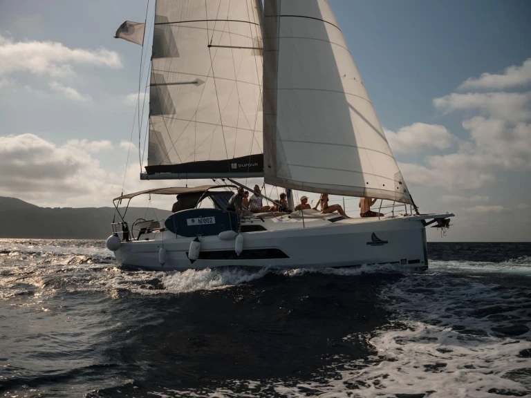 Dufour Dufour 37 – Available for Crewed Daily Charters Only między profesjonalistami a osobami prywatnymi w Castellammare del Golfo