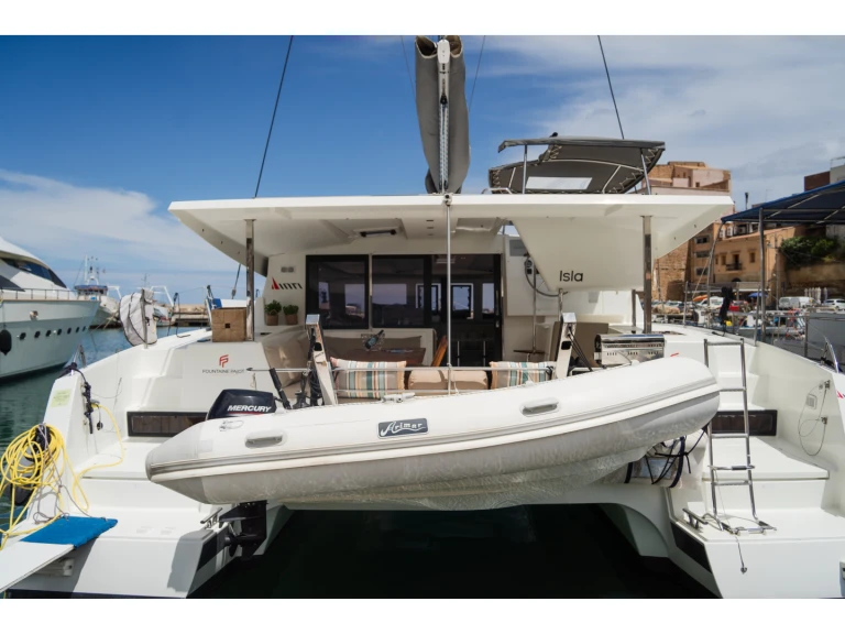 Wynajem Katamaran Fountaine Pajot z patentem 