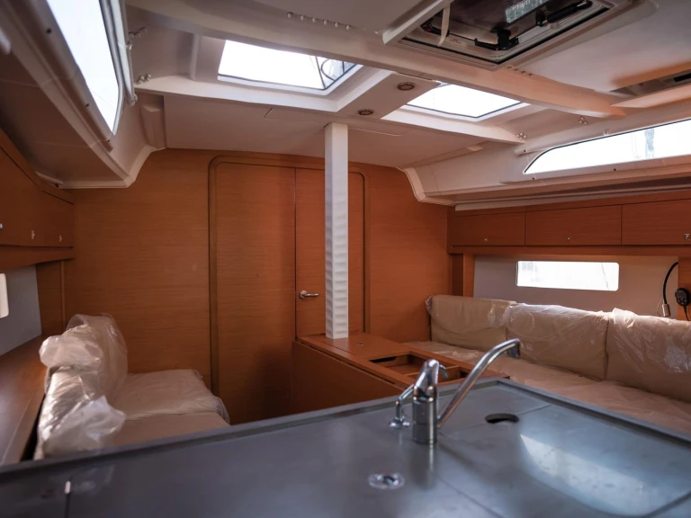 Wynajem w Castellammare del Golfo- Dufour Dufour 37 – Available for Crewed Daily Charters Only na SamBoat