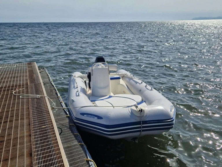 Wynajem Łódż półsztywna Zodiac z patentem 