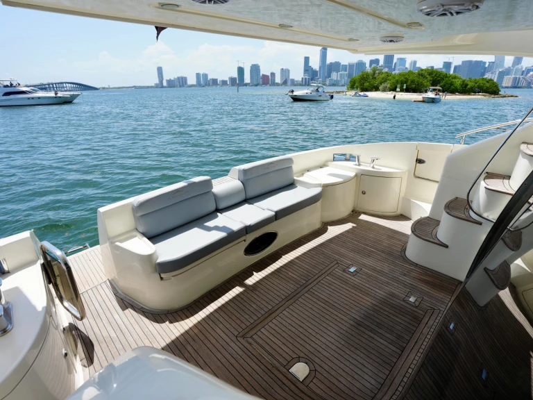 Wynajmij Luksusowy jacht z lub bez skippera Azimut w Miami