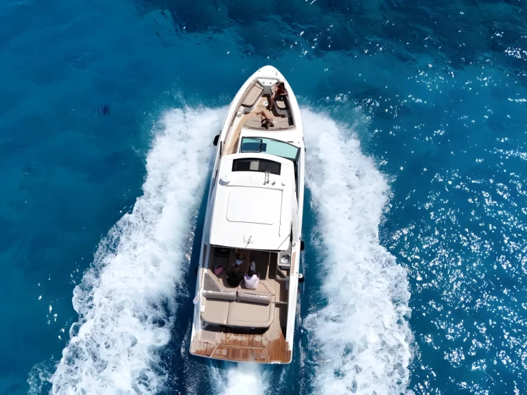 Wynajem Motorówka Sea Ray z patentem 