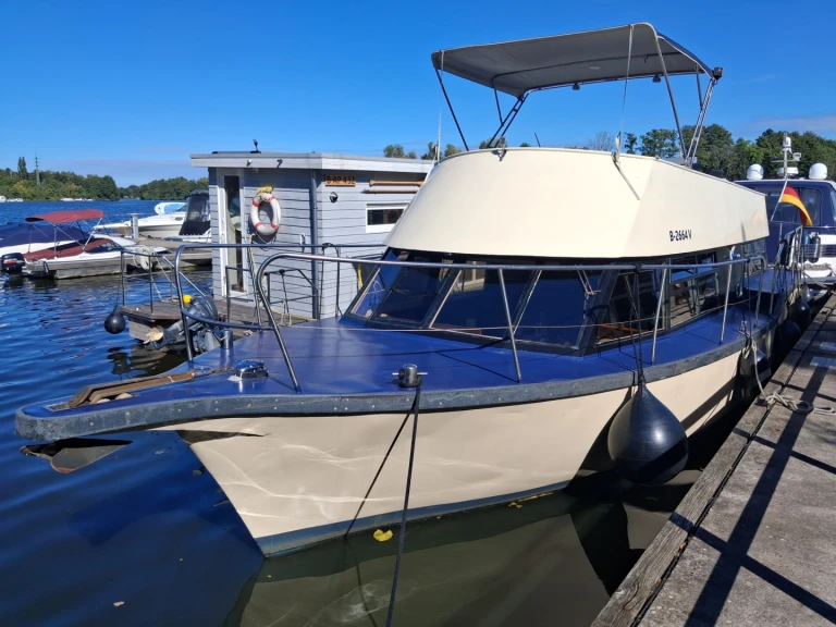 Wynajmij Barka z lub bez skippera Motoryachten w Wildau