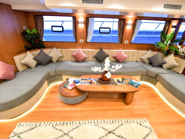 Wynajem łodzi Sharm el-Sheikh tanio Custom Built 333