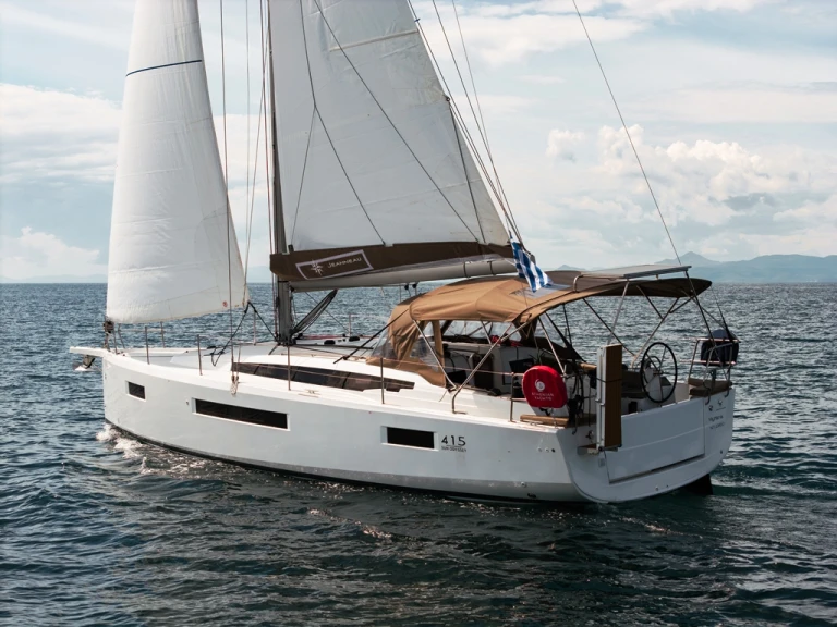 Jeanneau Sun Odyssey 415 między profesjonalistami a osobami prywatnymi w Nea Peramos
