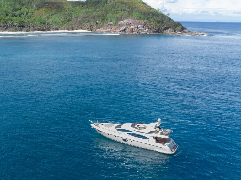 Wynajmij Azimut Azimut 68 E w Eden Island