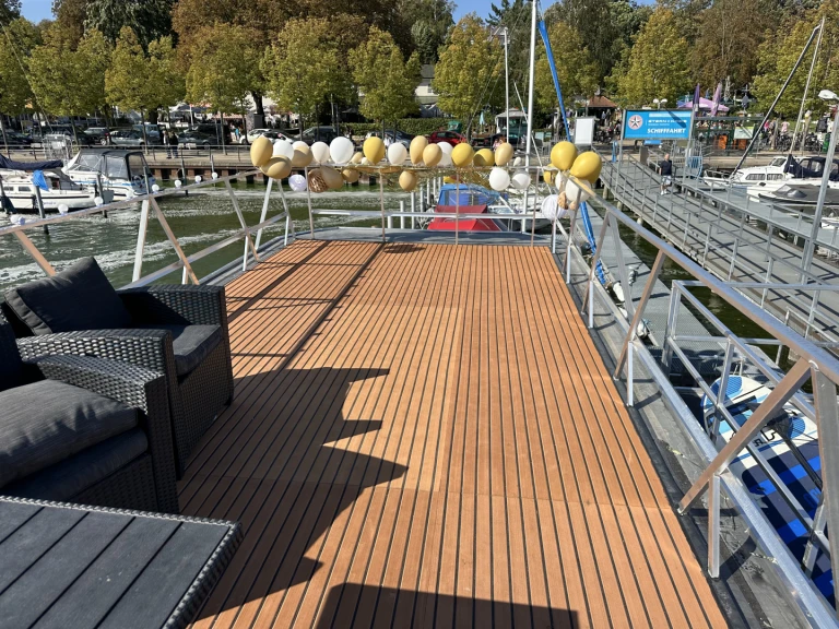 Wynajem Motorówka w Berlin - Custom Hausboat 1150