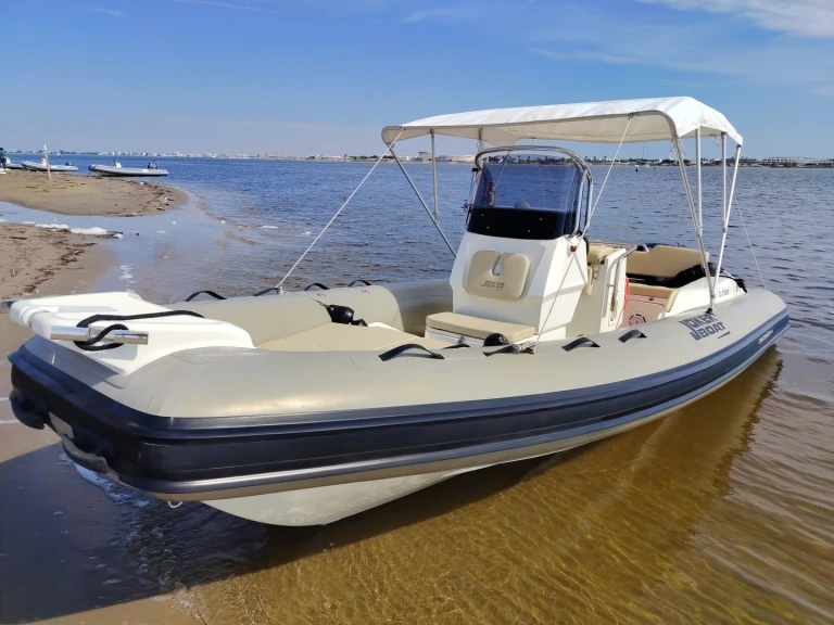 Wynajmij Motorówka z lub bez skippera Karnic w Port-Camargue